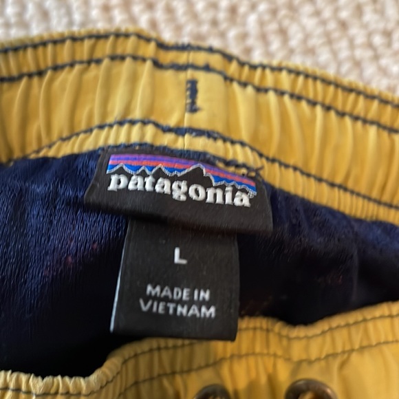 Boys Patagonia swim trunks - Picture 3 of 4